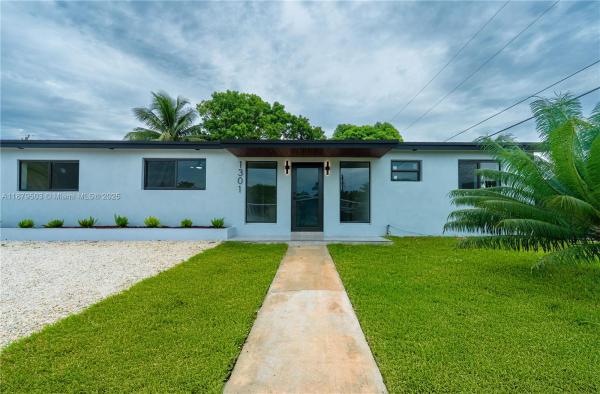 Scott Lake Manor, 1301 NW 176th Ter, Miami Gardens, Florida 33169, image 2