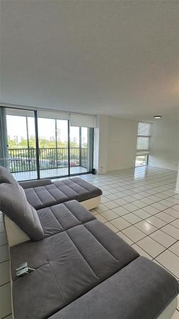 Coronado Tower 2, 20301 W Country Club Dr #621, Aventura, Florida 33180, image 3