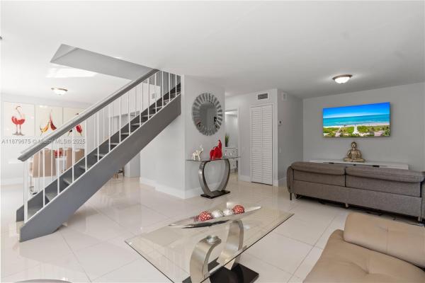 6621 SW 116 Pl B2 #B2, Unincorporated Dade County, Florida 33173, image 1