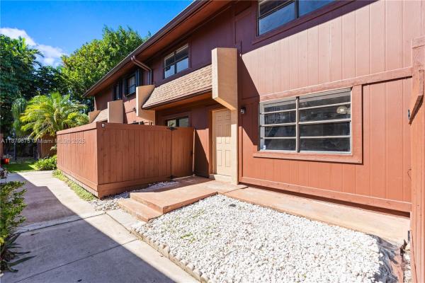 Snapper Village, 6621 SW 116 Pl B2 #B2, Kendall, Florida 33173, image 2