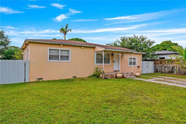Biscayne Gardens, 14350 N Miami Ave, Golden Glades, Florida 33168, image 2