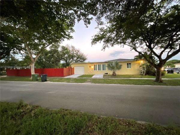 385 NW 129th St, Miami, Florida 33168, image 1