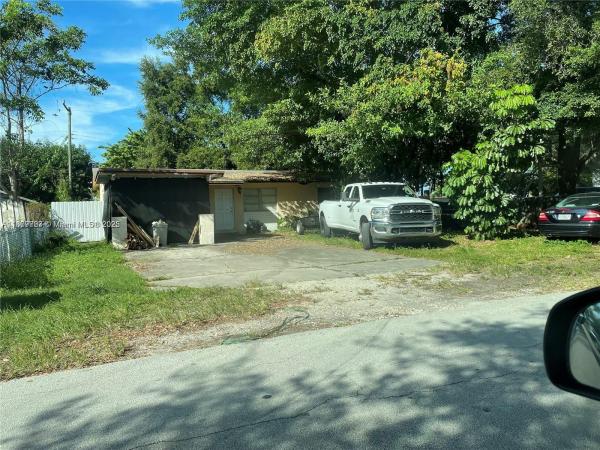 Hallandale Park, 2755 NE 207th St, Aventura, Florida 33180, image 2