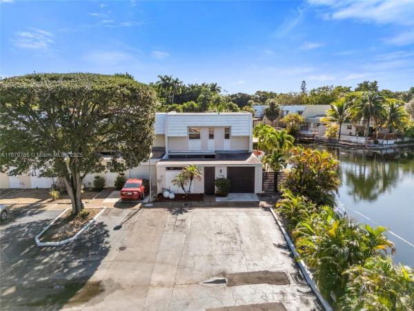 Miami Lakes Golf Course Village, 7380 Big Cypress Dr, Miami Lakes, Florida 33014, image 1