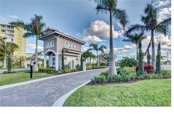 Parkview At Hillcrest, 1422 Silk Oak Dr, Hollywood, Florida 33021, image 1