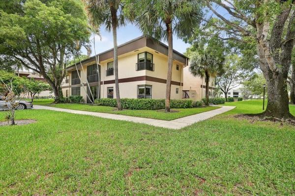 Applewood Village 1, 2652 Carambola Cir N ##1738, Coconut Creek, Florida 33066, image 1