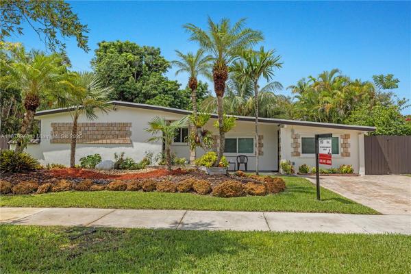 Bel Aire, 18700 Belmont Dr, Cutler Bay, Florida 33157, image 1