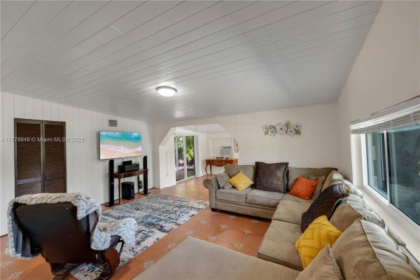 Bel Aire, 18700 Belmont Dr, Cutler Bay, Florida 33157, image 3