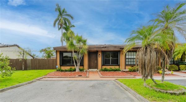 Cedarwoods At Pembroke Lakes, 2290 Oak Ct, Pembroke Pines, Florida 33026, image 1