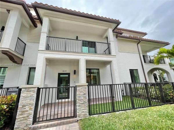4654 NW 83rd Pkwy, Doral, Florida 33166, image 1