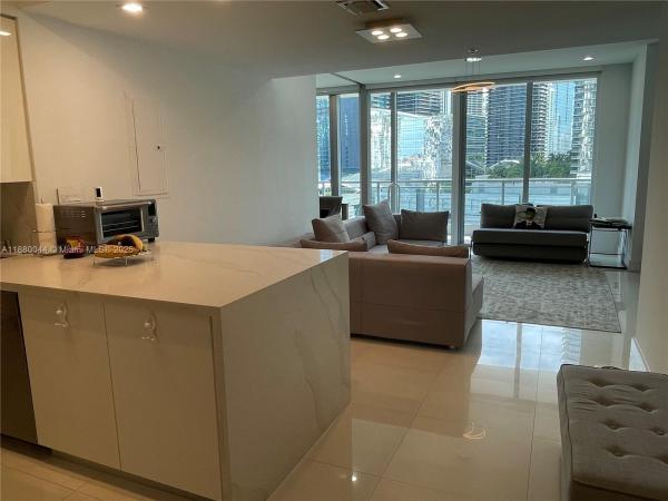 Mint At Riverfront, 92 SW 3rd St #1602, Miami, Florida 33130, image 2