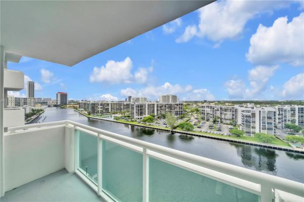 The Residences On Hollywood Beach, 3000 S Ocean Dr 1208 ##1208, Hollywood, Florida 33019, image 1