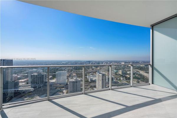 Paramount Miami Worldcenter, 851 NE 1st Ave #4310, Miami, Florida 33132, image 1