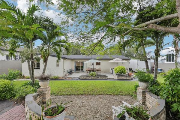 Vanderbilt Park, 9881 NW 26th St, Doral, Florida 33172, image 2