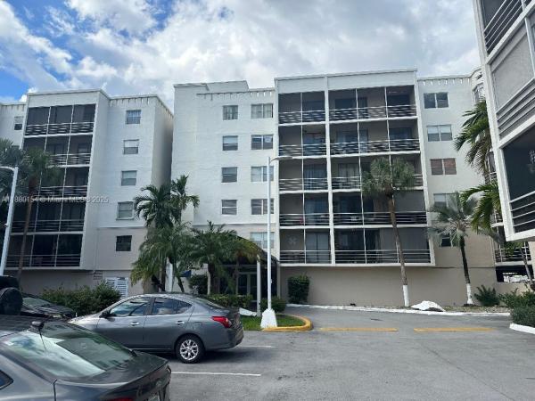 Carlton Bay, 2821 N Miami Beach Blvd #2R, North Miami Beach, Florida 33160, image 1