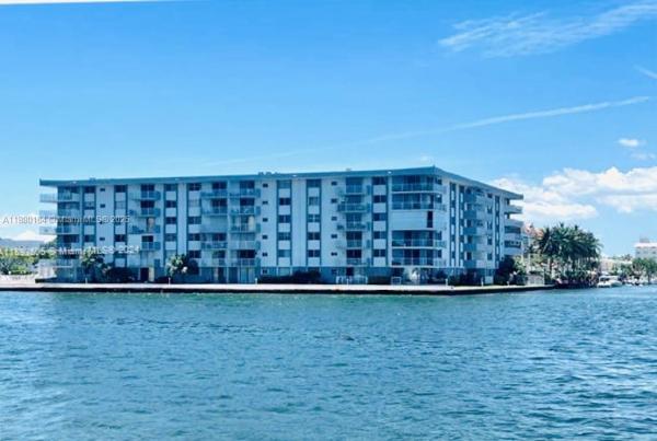 Eden Point, 4000 NE 170 St #402, North Miami Beach, Florida 33160, image 1