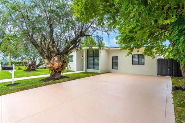 8450 SW 27th St, Miami, Florida 33155, image 1