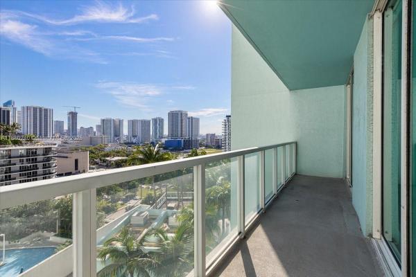 Quantum On The Bay, 1900 N Bayshore Dr #1509, Miami, Florida 33132, image 3