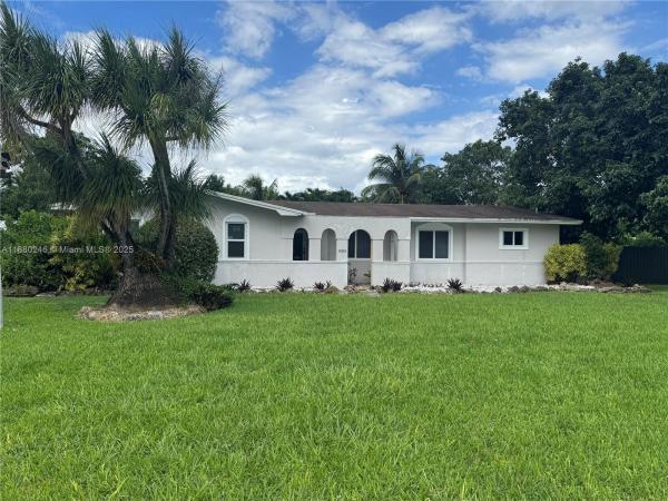 18565 SW 295th Ter, Unincorporated Dade County, Florida 33030, image 1