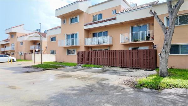 The Seasons Villas & Townhomes, 14915 SW 80 St #111, Kendall, Florida 33193, image 3