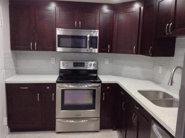 Arlen House West, 500 Bayview Dr #1727, Sunny Isles Beach, Florida 33160, image 1