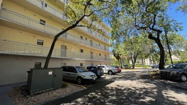 Las Vistas At Doral, 8290 Lake Dr #119, Doral, Florida 33166, image 1