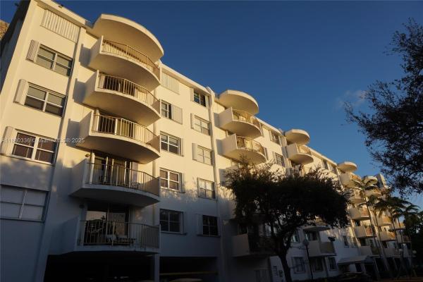 Cape Florida Club, 210 Sea View Dr #408, Key Biscayne, Florida 33149, image 1