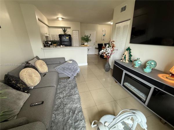 Paradise Pointe, 11060 SW 196th St #403, Cutler Bay, Florida 33157, image 2
