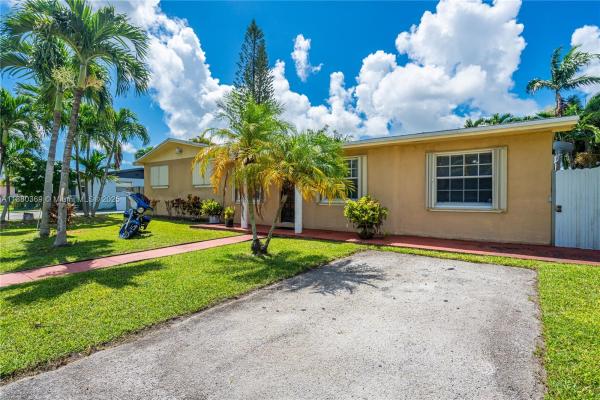 Palmland Homes South, 14820 SW 297th St, Leisure City, Florida 33033, image 2