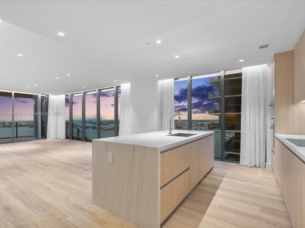 700 NE 24th St #3207, Miami, Florida 33137, image 1