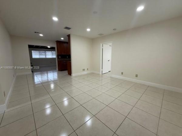 Palm Springs, 5730 NW 112th Ter, Hialeah, Florida 33012, image 2