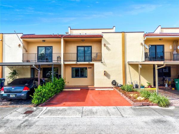 El Reloj Villas, 11217 SW 1st St #5, Sweetwater, Florida 33174, image 3