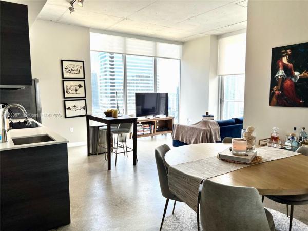 Centro, 151 SE 1st St #2711, Miami, Florida 33131, image 1
