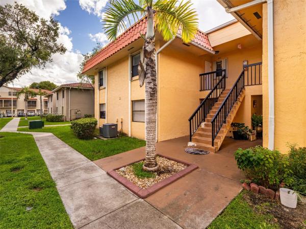 9734 Hammocks Blvd #201-13, Miami, Florida 33196, image 1