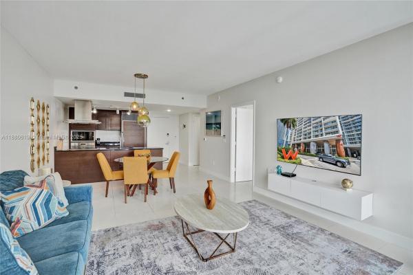 Icon Brickell Tower 3, 485 Brickell Ave #4207, Miami, Florida 33131, image 3