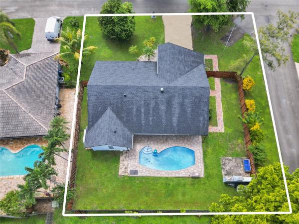 Eastridge Village At The Crossings, 7107 NW 39th St, Coral Springs, Florida 33065, image 2