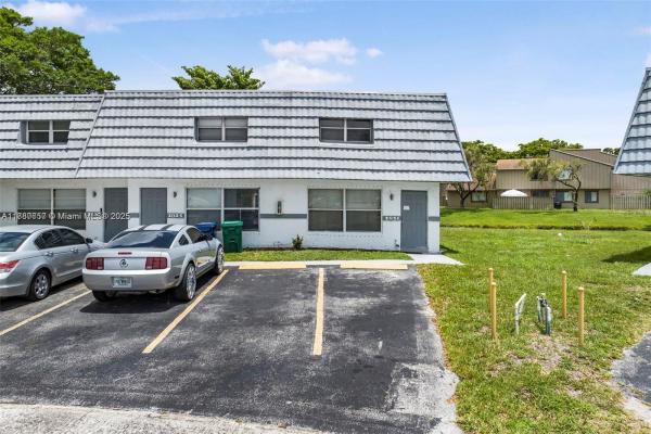 Lauderhill Manor, 2021 NW 59th Ter, Lauderhill, Florida 33313, image 1