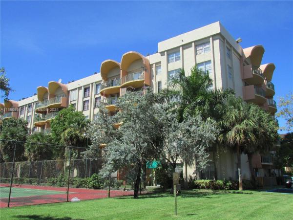9360 Fontainebleau Blvd #413, Miami, Florida 33172, image 1