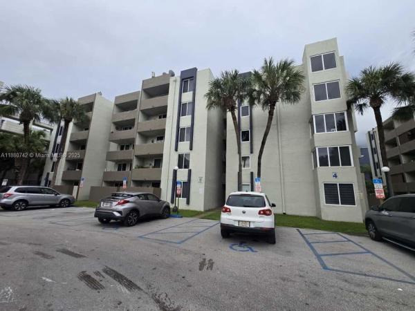 Samari Lake East, 10000 NW 80th Ct #2109, Hialeah Gardens, Florida 33016, image 2