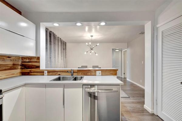 The Falls Of Inverrary, 6010 S Falls Circle Dr #419, Lauderhill, Florida 33319, image 3