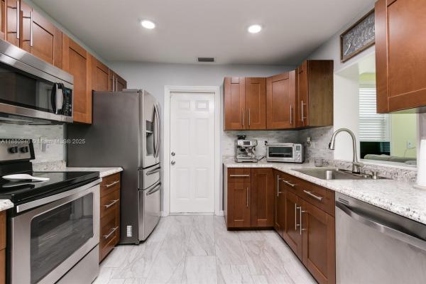Sunset Isle 13, 8105 NW 59th St, Tamarac, Florida 33321, image 1