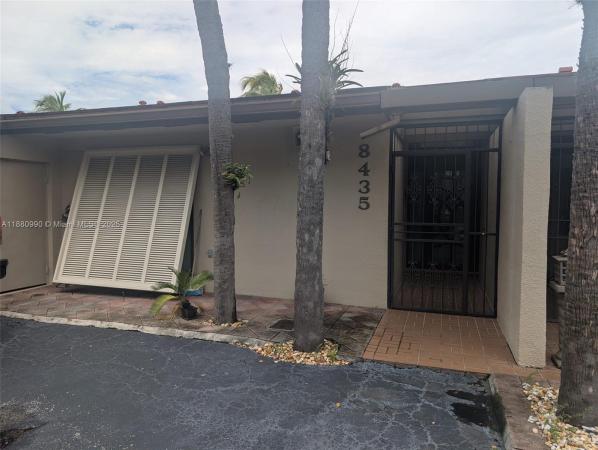Lake Sandra, 8435 Rednock Ln, Miami Lakes, Florida 33016, image 1