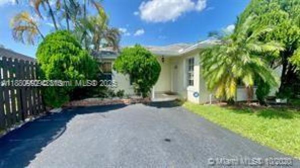 Patio Homes Of Doral Pines, 5722 NW 101st Ct, Doral, Florida 33178, image 1