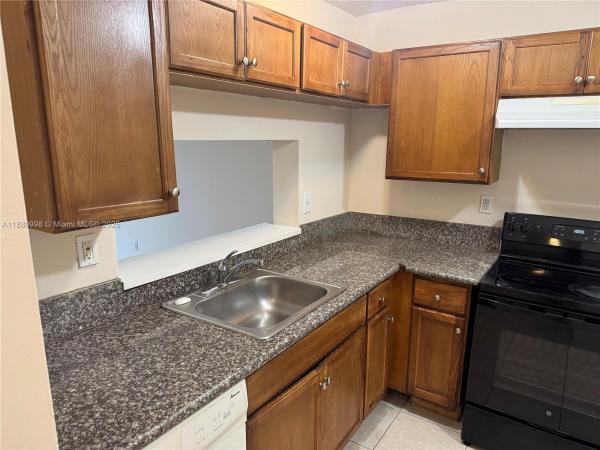 486 NW 165 Street Rd #B-506, Unincorporated Dade County, Florida 33169, image 1
