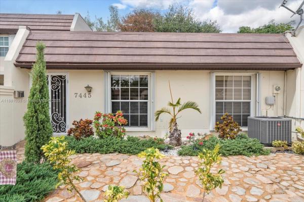 Miami Lakes Golf Course Village, 7445 Big Cypress Dr, Miami Lakes, Florida 33014, image 1