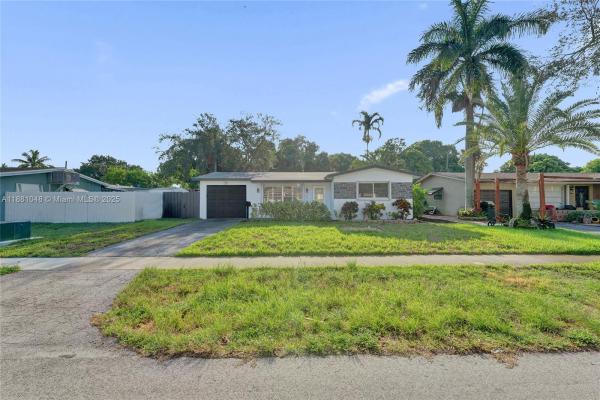 Delcrest Manor, 2015 N 58th Ave, Hollywood, Florida 33021, image 1