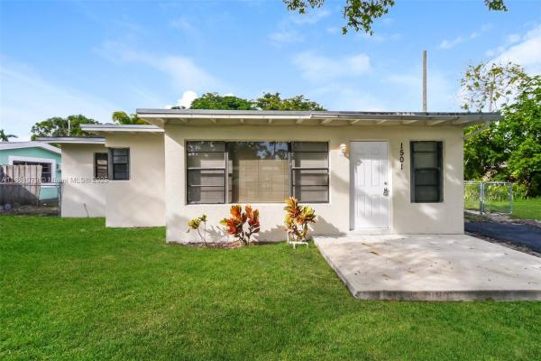 Lauderdale Manors, 1501 NW 16th Ln, Fort Lauderdale, Florida 33311, image 1
