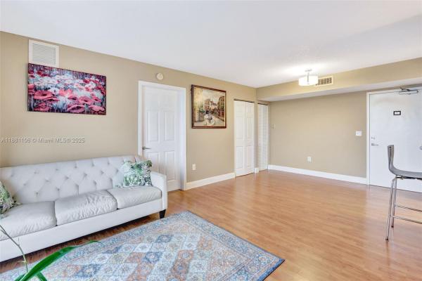 Seybold Pointe, 816 NW 11th St #905, Miami, Florida 33136, image 2