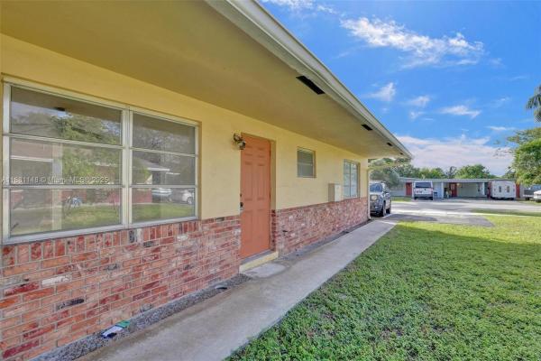 Prospect Gardens, 771 NW 42nd St, Oakland Park, Florida 33309, image 1