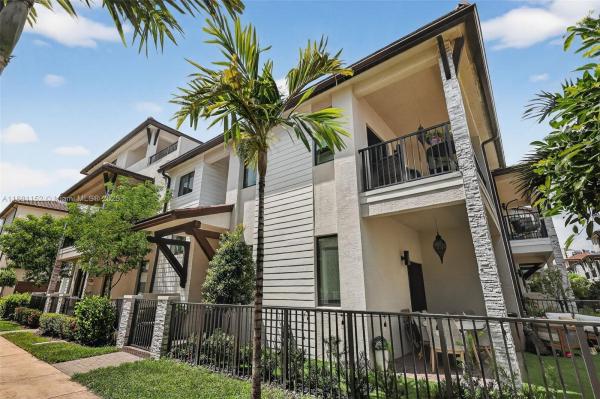 4672 NW 83rd Pkwy, Doral, Florida 33166, image 1